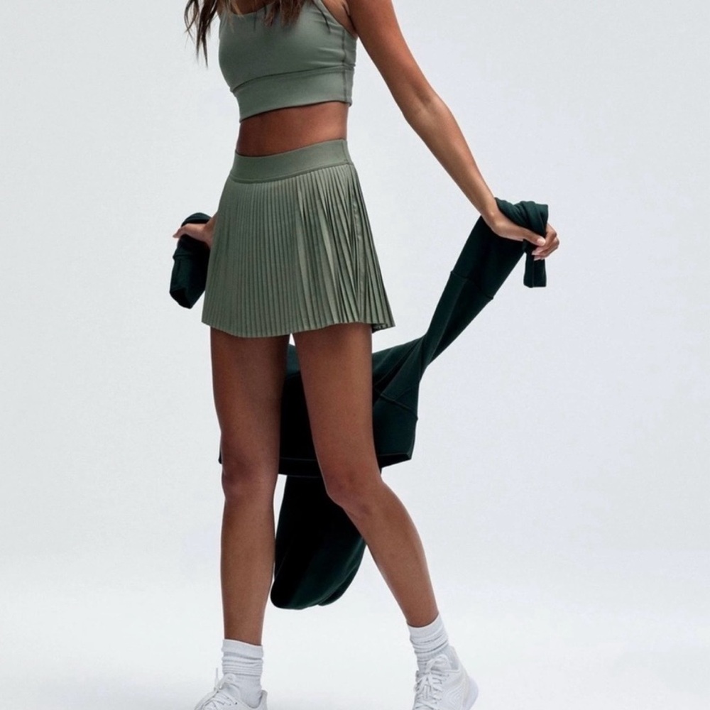lululemon athletica micropleat skirt - 6